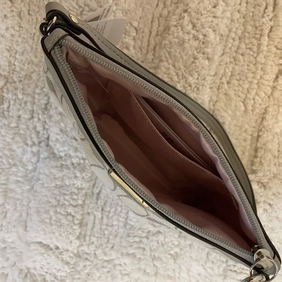 Coach Wristlet New With Tags Beautiful - Picture 4 of 6